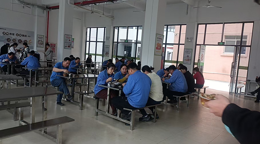 金環(huán)食堂，美味與關(guān)懷的港灣