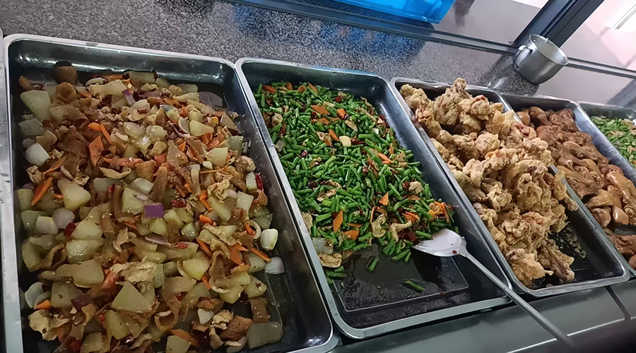 盛夏的來臨，金環(huán)電器關懷工人飲食